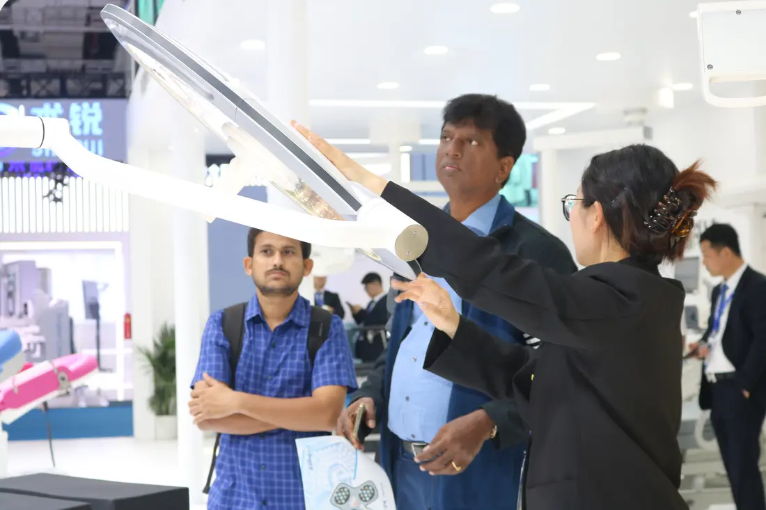 Keling Medical booth at CMEF — photo 3